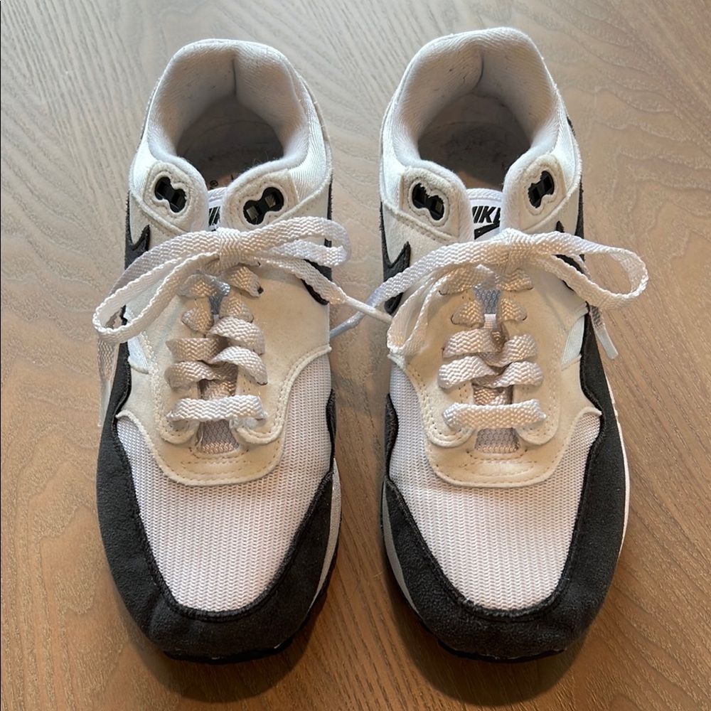 Nike Air Max 1' 87 Sneakers - Black / White Colorway - Women's Size 7
